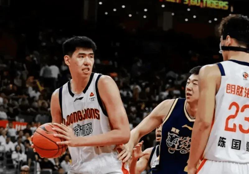 开云体育平台-徐昕动态更新！众多NCAA名校向徐昕发邀请，但本人仍在国家队训练